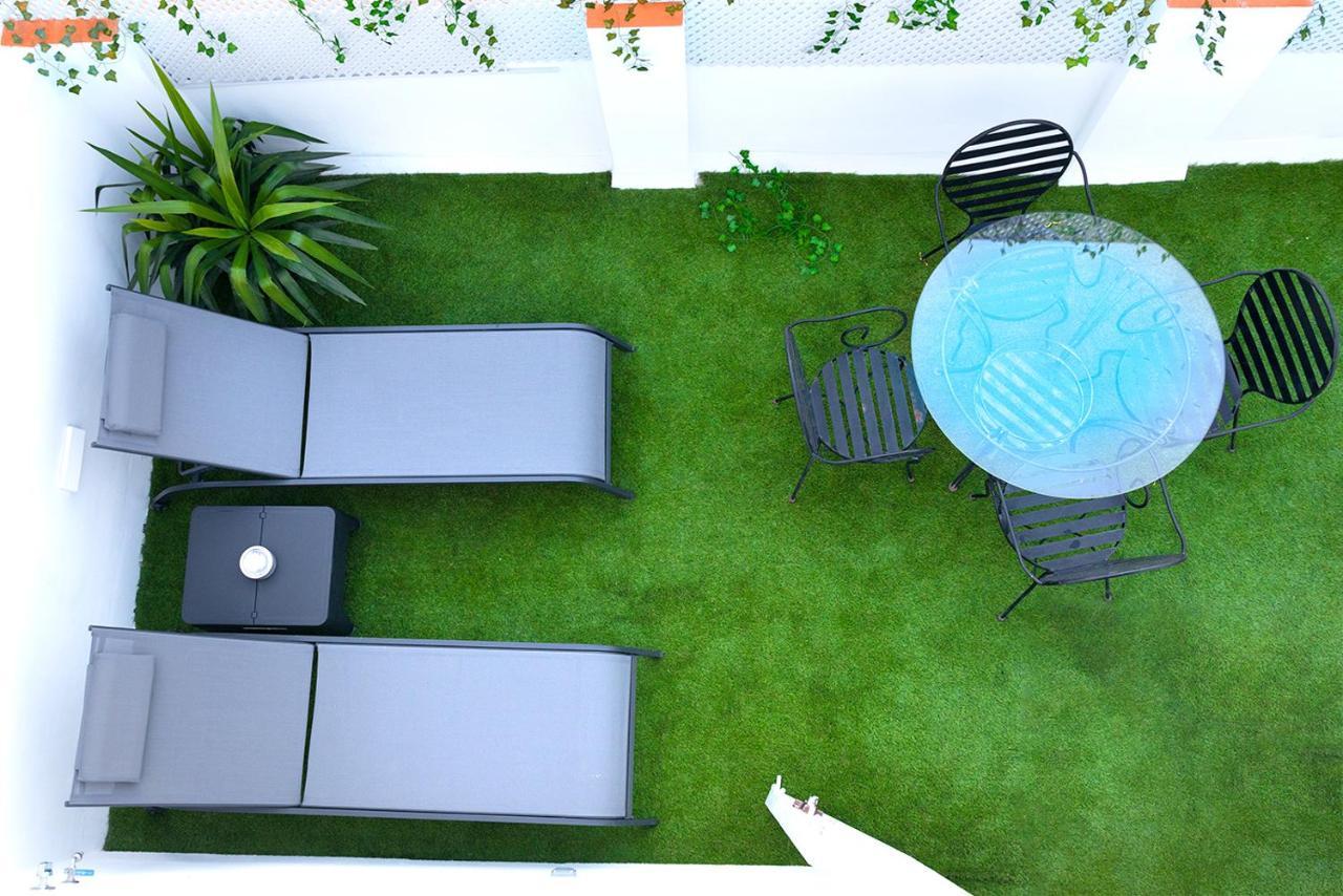Downtown Apartment With Private Terrace & Jacuzzi Seville Exterior photo